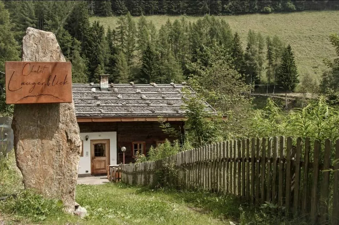 Exklusives Chalet Laugenblick mit Bergpanorama und privatem Garten nahe Meran