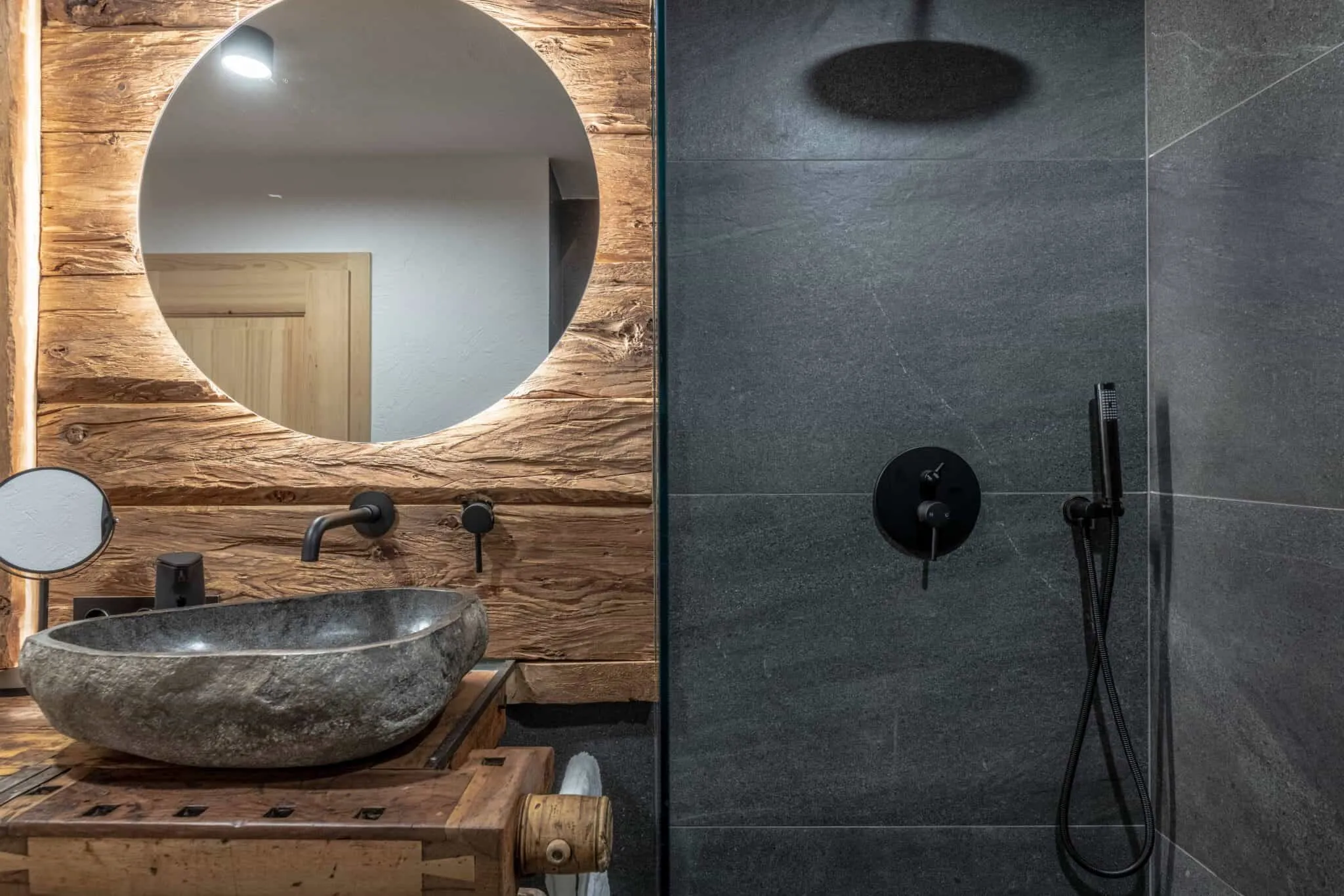 Privater Wellness Bereich mit finnischer Sauna im Chalet